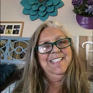 Meet your Posher, Denise